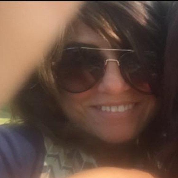 Meet your Posher, Sandy - Picture 6 of 6